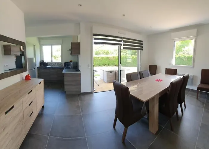 Le Clos Des Cajaviris * Carly